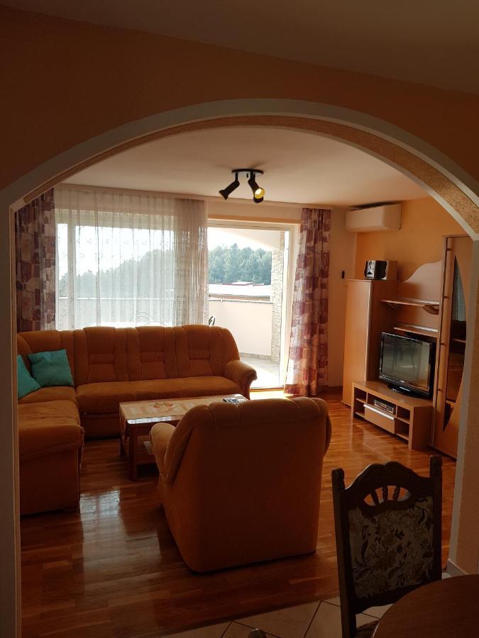 Apartmani Krajnovic 파자나 외부 사진