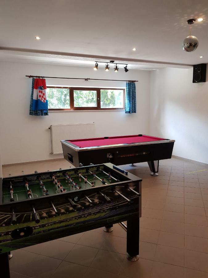 Apartmani Krajnovic 파자나 외부 사진